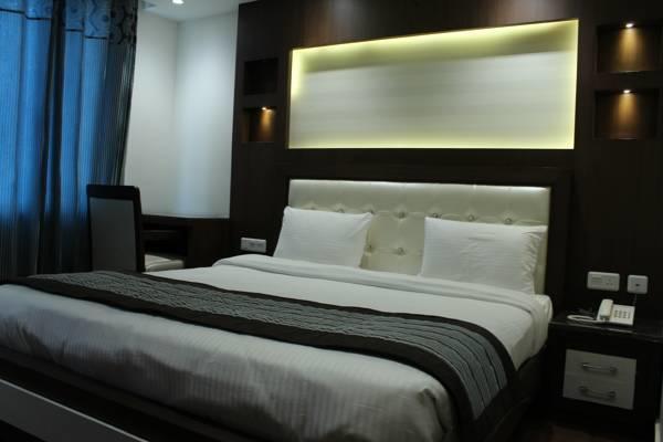 Hotel Opulence Pathānkot Εξωτερικό φωτογραφία